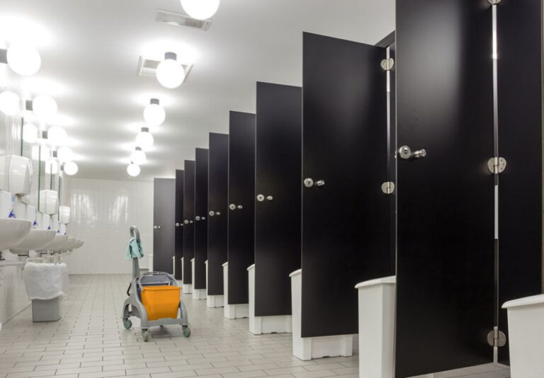 4 Signs Your Commercial Bathroom Needs A Deep Clean | enviro-safe.co.za